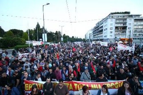 Η μαζική συμμετοχή στο συλλαλητήριο του ΠΑΜΕ στην Κυριακή θα δώσει απάντηση στο νέο αντιλαϊκό πακέτο και τις μεθοδεύσεις με τις οποίες προωθείται από την κυβέρνηση