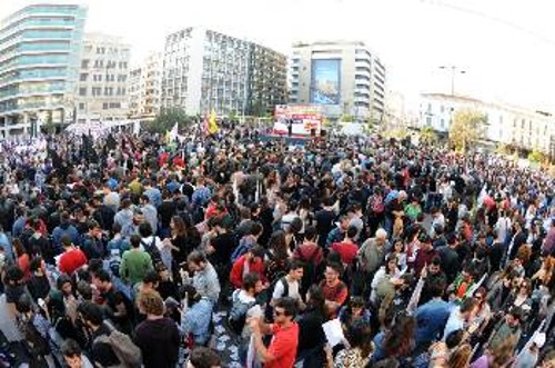 Καρφίτσα δεν έπεφτε στην Ομόνοια