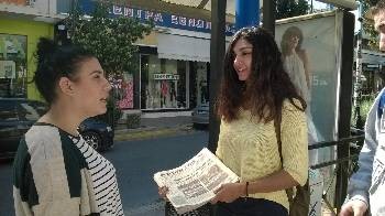 Εξόρμηση στον Κορυδαλλό, για να διακινηθεί χέρι με χέρι η εφημερίδα