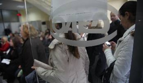 Μεταξύ άλλων, το ΕΣΠΑ στηρίζει την αντεργατική πολιτική της ΕΕ, με κονδύλια που αξιοποιούνται για την ανακύκλωση της ανεργίας και την εικονική της μείωση