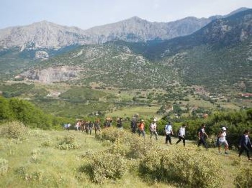 Μετά την κατανομή σε ομάδες άρχισε η ανάβαση