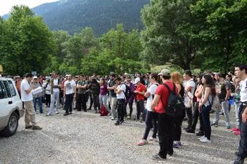 Η συγκέντρωση το πρωί στο Ζεμενό, όπου έγινε και ομιλία από το ΚΣ της ΚΝΕ