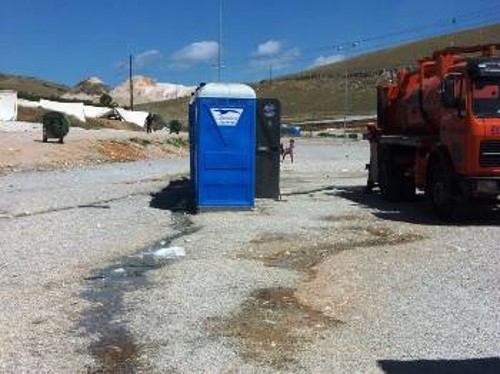 Οι συνθήκες υγιεινής στον καταυλισμό είναι άθλιες