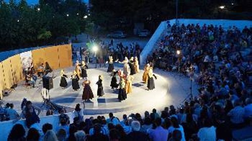 Από τις εκδηλώσεις των Τμημάτων Παραδοσιακών Χορών του Δήμου Χαϊδαρίου