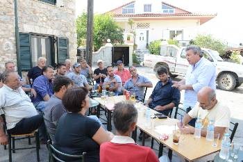 Κοντά στους πυρόπληκτους βρέθηκε κλιμάκιο του ΚΚΕ, με επικεφαλής τον Κ. Μπασδέκη