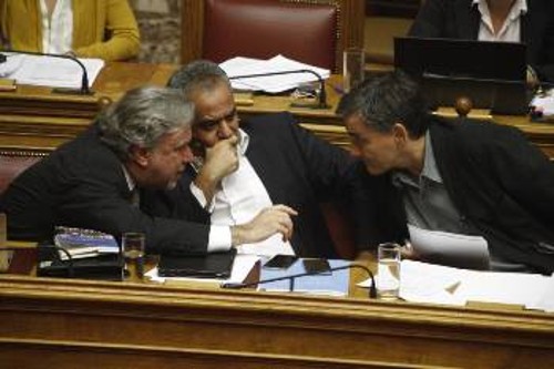 Πάγιες αξιώσεις του κεφαλαίου που θα επιδεινώσουν ακόμα περισσότερο τη θέση του λαού περιλαμβάνει η δεύτερη «αξιολόγηση», που βιάζεται να ολοκληρώσει η κυβέρνηση