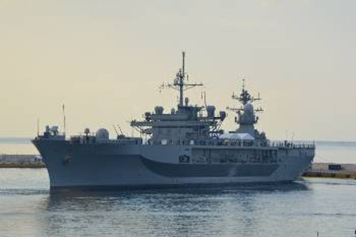 Η ναυαρχίδα του 6ου στόλου των ΗΠΑ, USS Mount Whitney, κατέπλευσε χτες στον Πειραιά