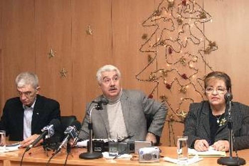 Ο Αγ. Σαχίνης, ο Γ. Μπουτάρης και η Χρ. Γιαταγάνα στη χτεσινή συνέντευξη Τύπου