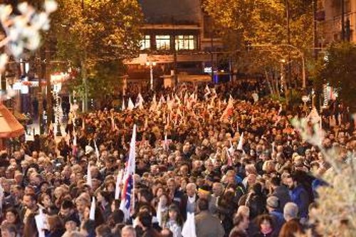 Αποψη της συγκέντρωσης, στο τμήμα Πατησίων και Πανεπιστημίου