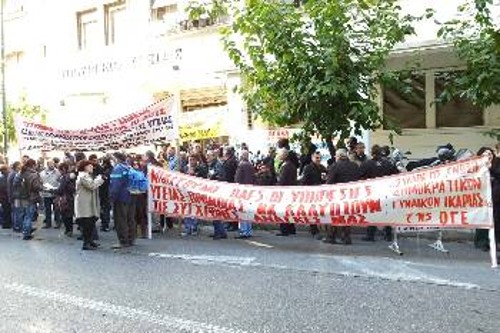 Από την κινητοποίηση σωματείων και φορέων της Ικαρίας τον περασμένο Νοέμβρη στο υπουργείο Υγείας