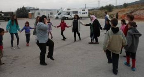 Από τις συχνές δράσεις του Συλλόγου που απευθύνονται στα προσφυγόπουλα που ζουν στον καταυλισμό