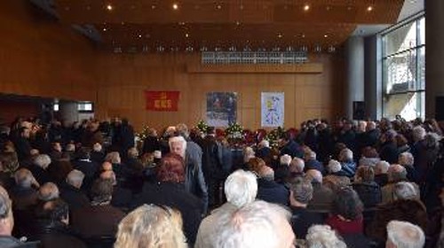 Κατάμεστη η αίθουσα του δημαρχείου Θεσσαλονίκης