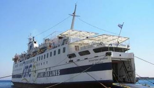Στο... άνθος της νιότης του, το 40χρονο «Βιτσέντζος Κορνάρος», που πιάνει σε 20 λιμάνια πήγαινε - έλα, «πρωταγωνίστησε» σε 2 ατυχήματα μέσα σε 2 βδομάδες...