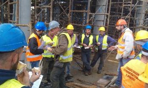 Αντάλλαξαν ευχές και συζήτησαν για την ανάγκη να περάσουν οι εργαζόμενοι στην αντεπίθεση