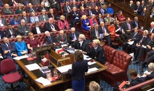 Αποψη από τη Βουλή των Λόρδων, που πρότεινε τροποποιήσεις στο νομοσχέδιο για το Brexit