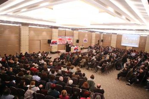 Από τη χτεσινή μαζική σύσκεψη που πραγματοποιήθηκε μετά από κάλεσμα της Εκτελεστικής Γραμματείας του ΠΑΜΕ