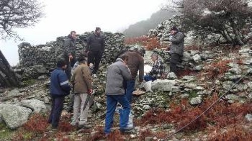 Στιγμιότυπο από την τοποθέτηση της τιμητικής πλάκας