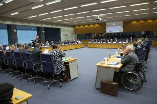 Η πείρα απ' όλες τις «αξιολογήσεις» δείχνει ότι ο αντιλαϊκός λογαριασμός γιγαντώνεται