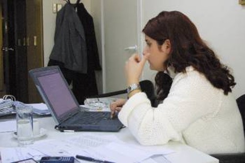 Καλλιεργούν αυταπάτες στις άνεργες γυναίκες ως προς την εύρεση εργασίας, οι λύσεις των «Hi-Tech Ελληνίδων» επιχειρηματιών