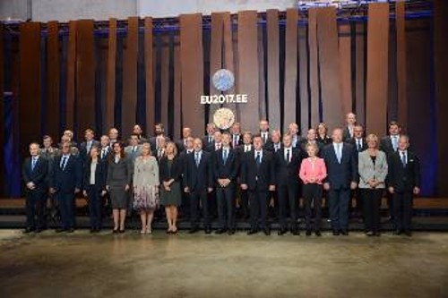 Από τη Σύνοδο των υπουργών Αμυνας της ΕΕ στο Ταλίν της Εσθονίας. Σε πρώτο πλάνο ο γγ του ΝΑΤΟ και η ύπατη εκπρόσωπος της ΕΕ σε θέματα Εξωτερικών και Ασφάλειας