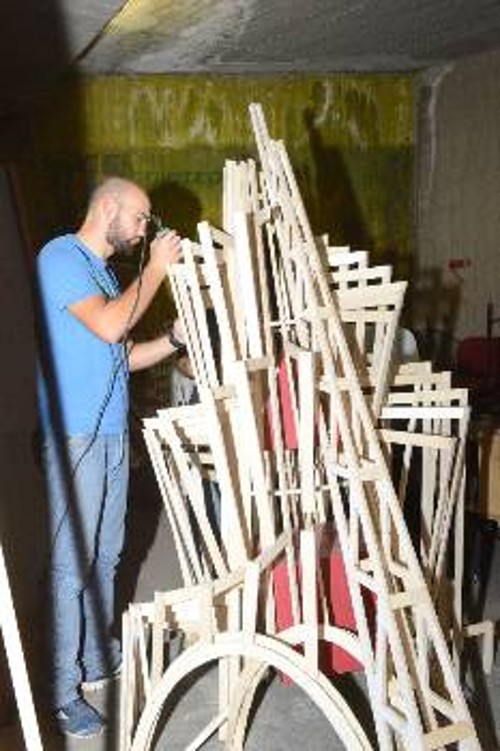 Από την προετοιμασία της μακέτας του Πύργου του Τάτλιν