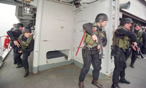 Από παλιότερη Νατοϊκή άσκηση στο Σαρωνικό Κόλπο