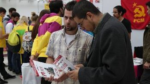 Από την εξόρμηση της ΚΝΕ στο χώρο του Φεστιβάλ