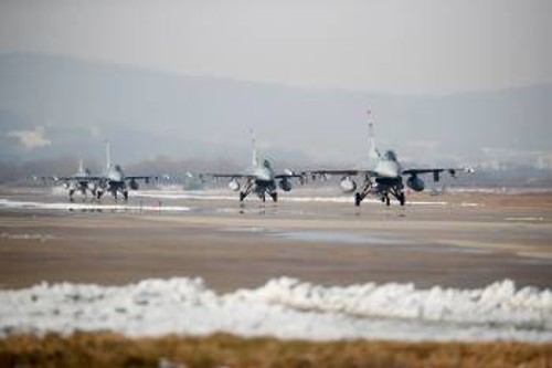 Αμερικανικά μαχητικά σε βάσεις της Νότιας Κορέας