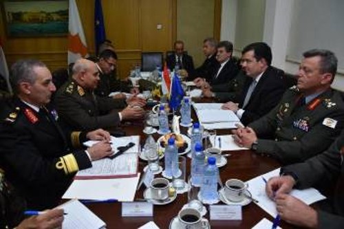 Από τη συνάντηση των υπουργών Αμυνας των δύο χωρών