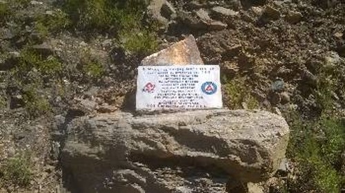 Οσες φορές και να το χαλάσουν, οι κομμουνιστές θα το αποκαταστήσουν (φωτ. από το μνημείο πριν από το βανδαλισμό)