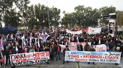 Από την αγωνιστική απάντηση που έδωσαν φορείς και σωματεία της Δ. Ελλάδας πριν από λίγες μέρες στο πρόσφατο «αναπτυξιακό» συνέδριο της κυβέρνησης στην Πάτρα