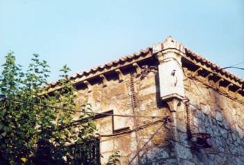 Αρχιτεκτονική λεπτομέρεια ενός από τα κτίρια του συγκροτήματος