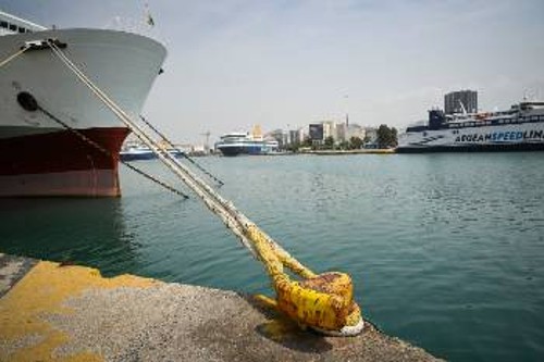 Καθολική η συμμετοχή στην πρώτη μέρα της απεργίας - Δεν λύθηκε κάβος σε όλα τα λιμάνια της χώρας