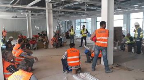 ...και της «Παπαστράτος»