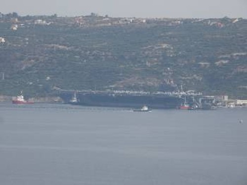 Στα Χανιά το αμερικανικό αεροπλανοφόρο, φορτωμένο με πολεμικά αεροσκάφη