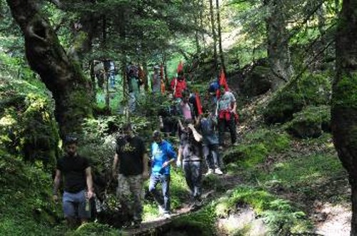Από πορεία Οργανώσεων του ΚΚΕ και της ΚΝΕ στη Ρούμελη, στα βήματα των μαχητών του ΔΣΕ
