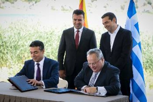 Από την υπογραφή της Συμφωνίας, που χαιρέτισαν πανηγυρικά το ΝΑΤΟ και η ΕΕ