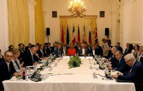 6 Ιούλη 2018: Ρωσία και Κίνα, μαζί με τις μεγαλύτερες ευρωπαϊκές δυνάμεις συζητούν τρόπους διατήρησης της Συμφωνίας με το Ιράν, χωρίς τις ΗΠΑ