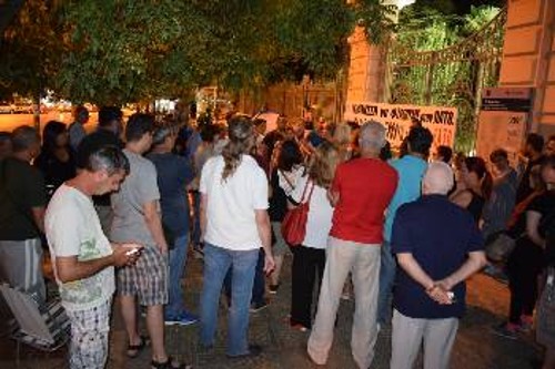 Από τη χτεσινοβραδινή κινητοποίηση στο υπουργείο Μακεδονίας - Θράκης