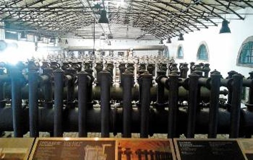 Φωτ. από τους γούρνους μέσα στο Βιομηχανικό Μουσείο Φωταερίου