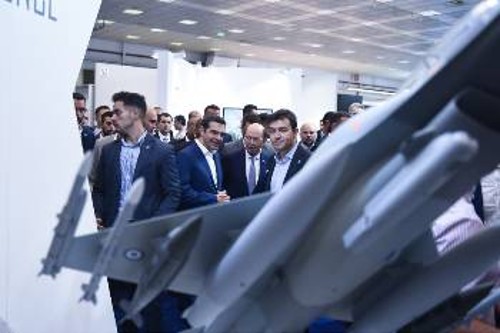 Από την επίσκεψη του Αλ. Τσίπρα στο περίπτερο των ΗΠΑ στη ΔΕΘ