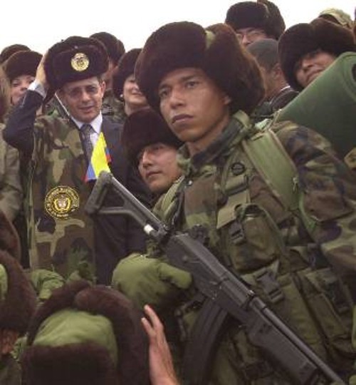 Ο Πρόεδρος της Κολομβίας Αλβαρο Ουρίμπε, ηγείται της μετατροπής της Λατινικής Αμερικής σε Μέση Ανατολή