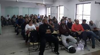 Από τη σύσκεψη του Εργατικού Κέντρου Πειραιά για την προετοιμασία της απεργίας