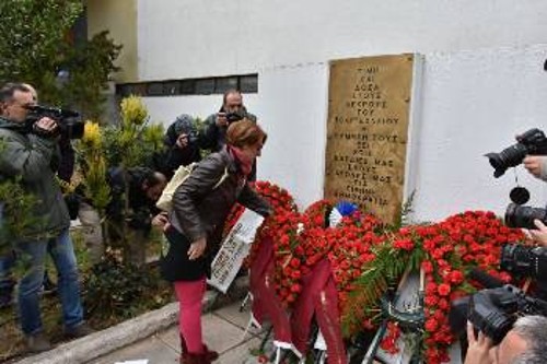 Κατάθεση στεφάνου εκ μέρους του ΚΚΕ στη Θεσσαλονίκη