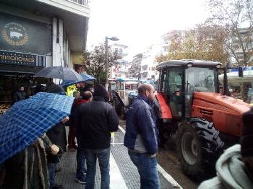 Από τη χτεσινή συγκέντρωση με τρακτέρ στην Κατερίνη