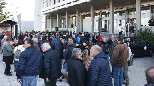 Από τη συγκέντρωση που οργάνωσε το Εργατικό Κέντρο Πάτρας στη ΔΕΗ