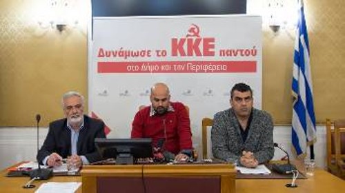 Ο Γ. Ντουνιαδάκης στα αριστερά και στα δεξιά ο Τ. Πότσος