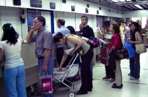 Ή κυβερνητική πολιτική σφαγιασμού των δαπανών για κοινωνικό τουρισμό προκαλεί και μεγαλύτερες ουρές δικαιούχων επιδοτούμενου τουρισμού στα γκισέ της Εργατικής Εστίας