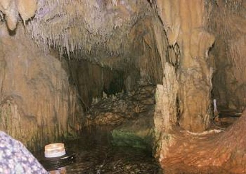 Αποψη από το Σπήλαιο του Διρού