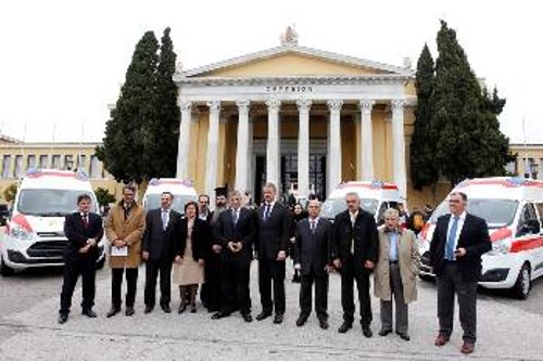 Από τη φιέστα της ΚΕΔΕ για την παραλαβή των ασθενοφόρων, Φλεβάρης 2016